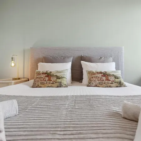 Апартаменты Le Plaza - Sea View - Car Park - Swimming Pool - Tennis Court Мандельё-ла-Напуль