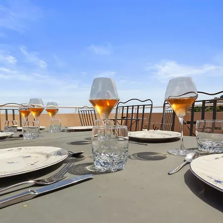Апартаменты Le Plaza - Sea View - Car Park - Swimming Pool - Tennis Court Мандельё-ла-Напуль